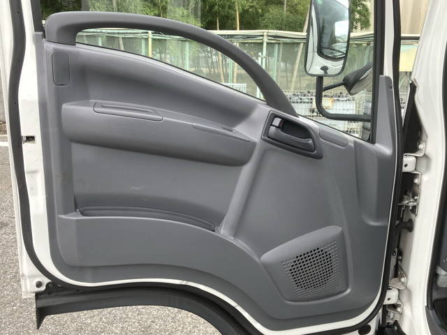 いすゞエルフアルミバン小型（2t・3t）[写真30]