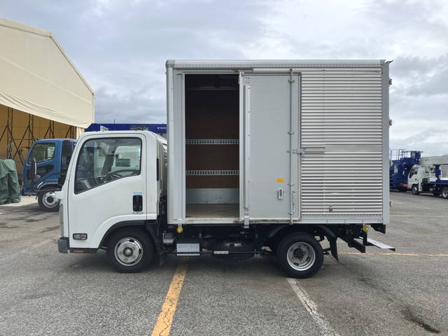 いすゞエルフアルミバン小型（2t・3t）[写真06]