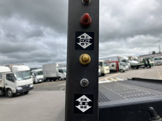 三菱ふそうキャンターセーフティローダー小型（2t・3t）[写真13]