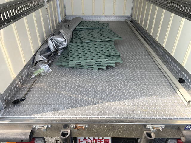 日野デュトロ冷凍車（冷蔵車）小型（2t・3t）[写真17]