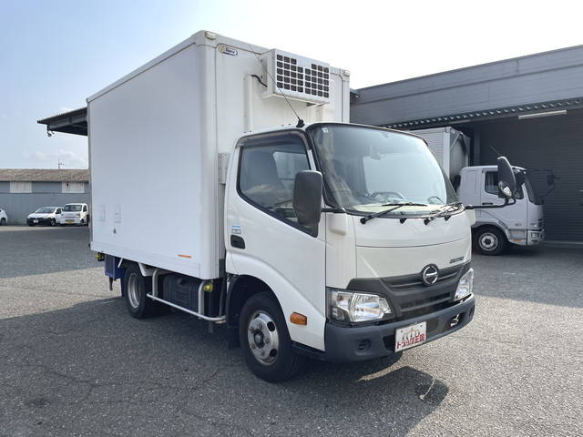 日野デュトロ冷凍車（冷蔵車）小型（2t・3t）[写真03]
