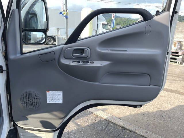 日野デュトロ冷凍車（冷蔵車）小型（2t・3t）[写真31]
