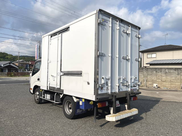 日野デュトロ冷凍車（冷蔵車）小型（2t・3t）[写真04]