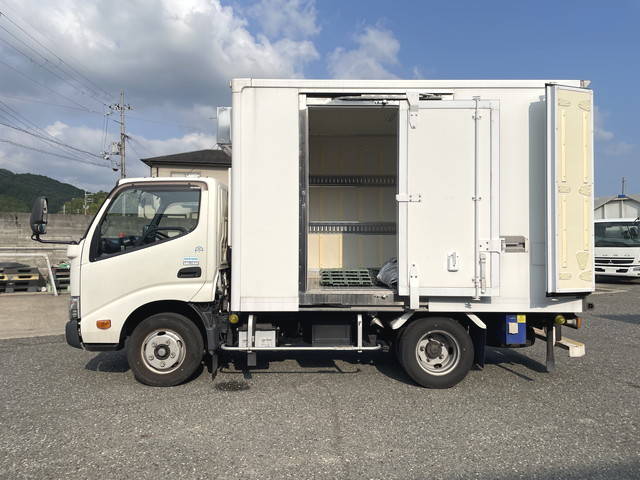 日野デュトロ冷凍車（冷蔵車）小型（2t・3t）[写真06]