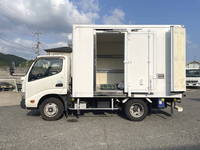 日野デュトロ冷凍車（冷蔵車）小型（2t・3t）[写真07]