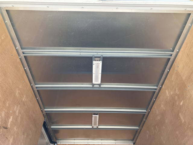 日野デュトロアルミバン小型（2t・3t）[写真13]