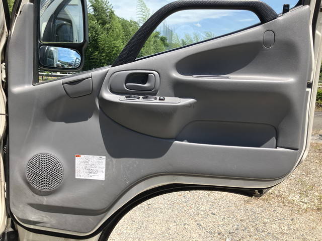 日野デュトロアルミバン小型（2t・3t）[写真28]