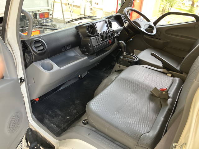 日野デュトロアルミバン小型（2t・3t）[写真29]