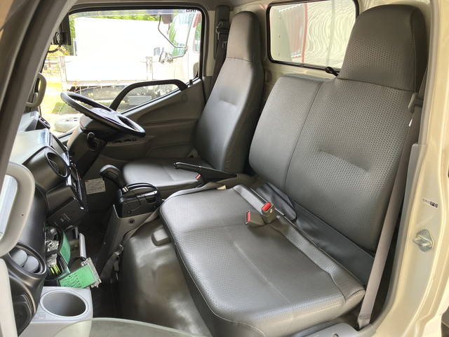 日野デュトロアルミバン小型（2t・3t）[写真30]