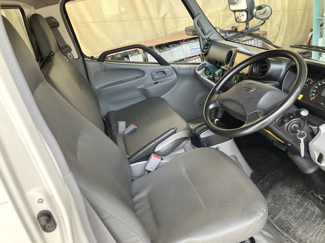 日野デュトロアルミバン小型（2t・3t）[写真32]