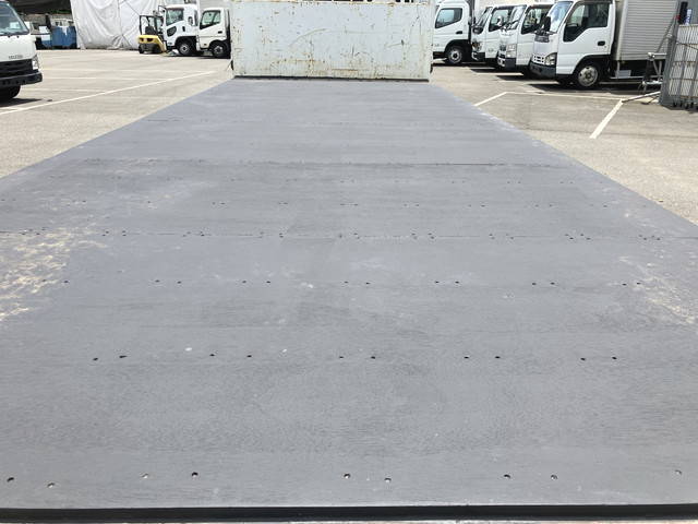 三菱ふそうキャンター平ボディ小型（2t・3t）[写真11]