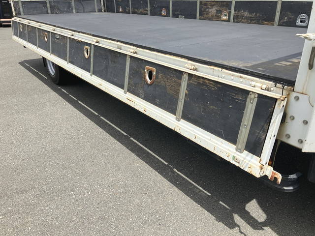 三菱ふそうキャンター平ボディ小型（2t・3t）[写真12]