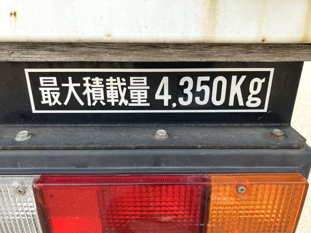 三菱ふそうキャンター平ボディ小型（2t・3t）[写真14]