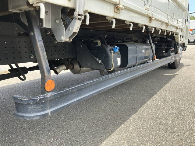 三菱ふそうキャンター平ボディ小型（2t・3t）[写真16]