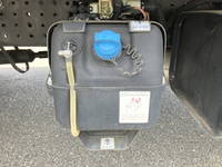 三菱ふそうキャンター平ボディ小型（2t・3t）[写真20]