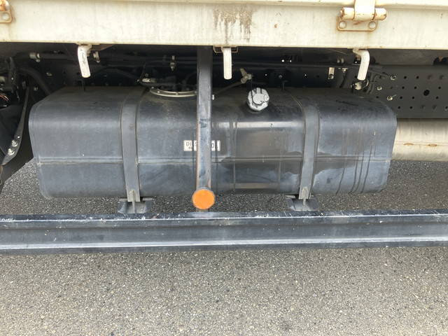 三菱ふそうキャンター平ボディ小型（2t・3t）[写真20]