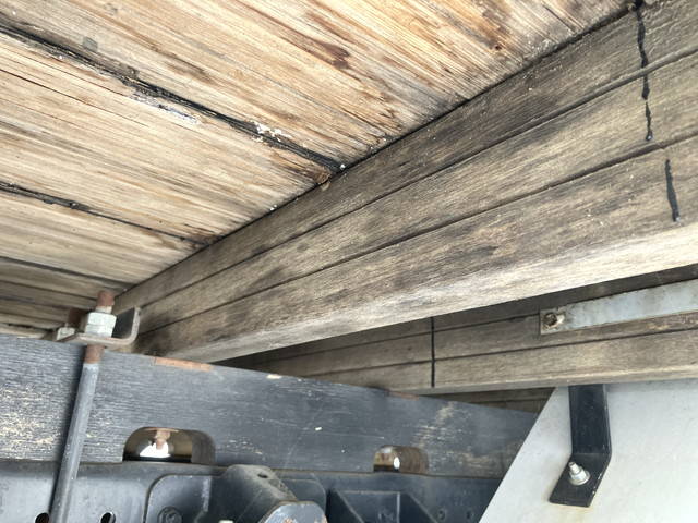 三菱ふそうキャンター平ボディ小型（2t・3t）[写真21]