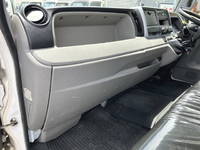 三菱ふそうキャンター平ボディ小型（2t・3t）[写真31]