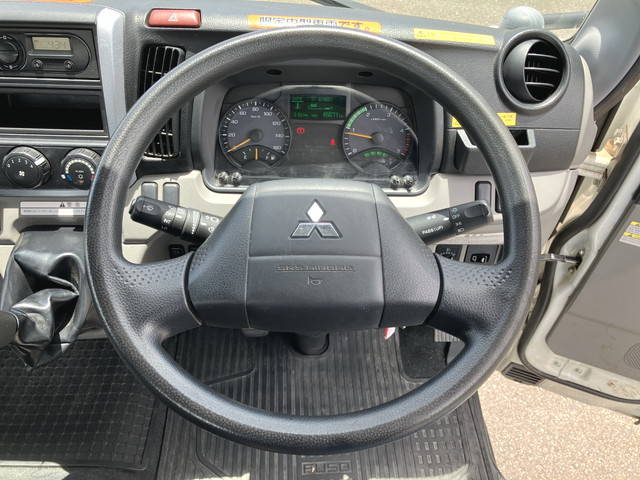 三菱ふそうキャンター平ボディ小型（2t・3t）[写真36]