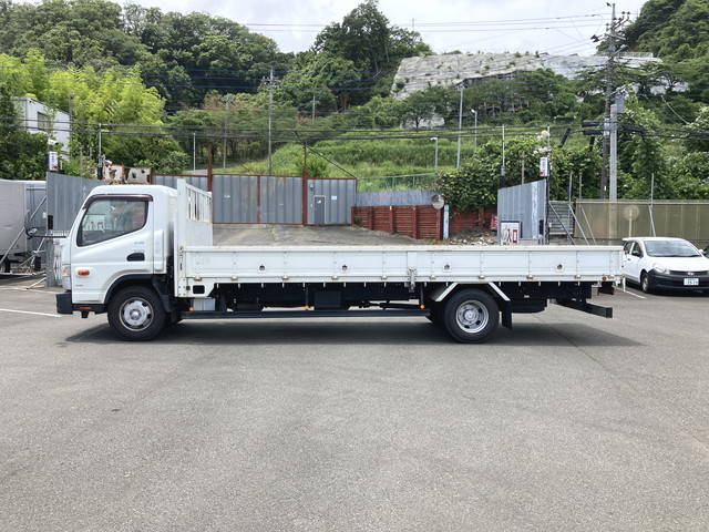 三菱ふそうキャンター平ボディ小型（2t・3t）[写真05]
