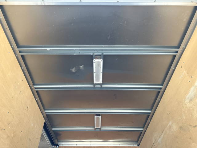 日野デュトロアルミバン小型（2t・3t）[写真11]