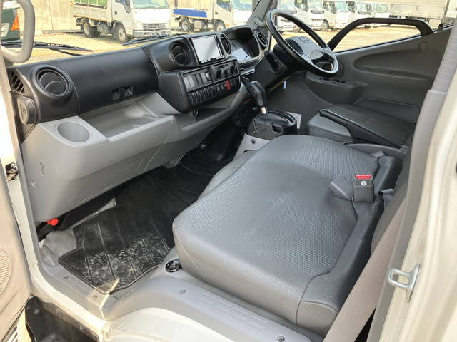 日野デュトロアルミバン小型（2t・3t）[写真30]