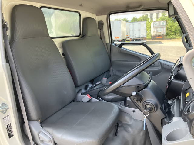 日野デュトロアルミバン小型（2t・3t）[写真32]