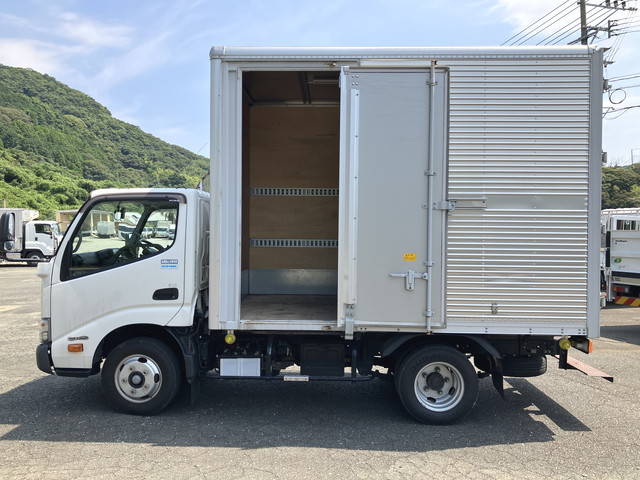 日野デュトロアルミバン小型（2t・3t）[写真06]