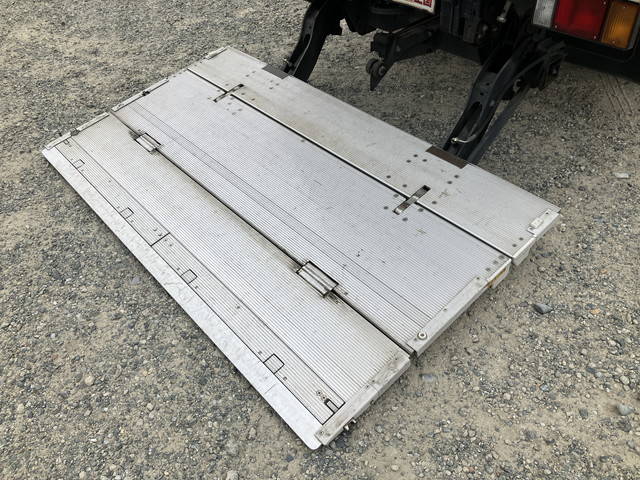 いすゞエルフアルミバン小型（2t・3t）[写真12]