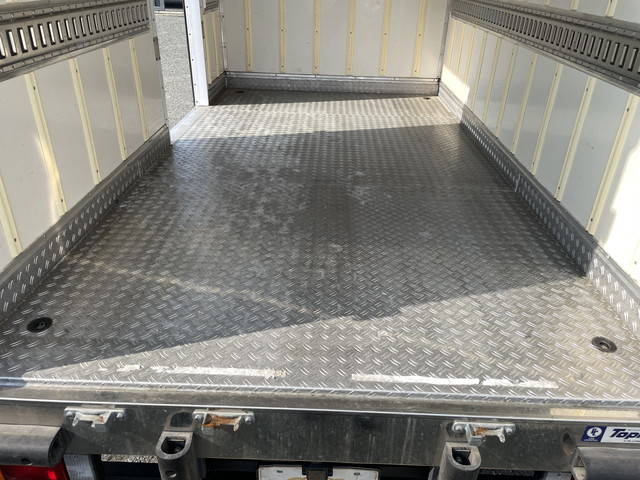 いすゞエルフ冷凍車（冷蔵車）小型（2t・3t）[写真15]