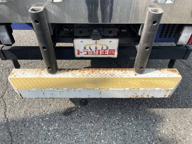 いすゞエルフ冷凍車（冷蔵車）小型（2t・3t）[写真19]