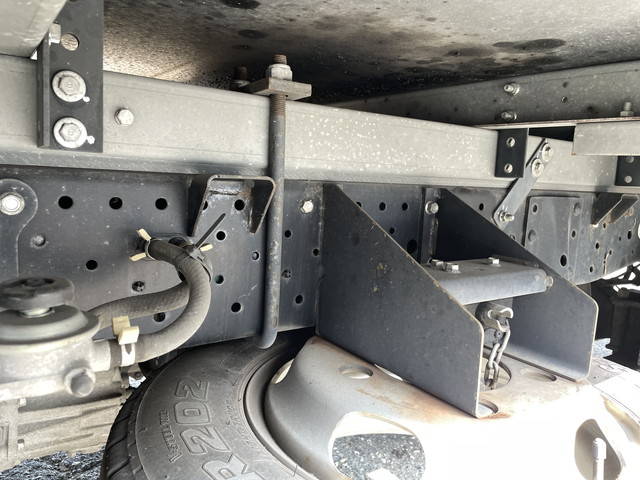 いすゞエルフ冷凍車（冷蔵車）小型（2t・3t）[写真24]