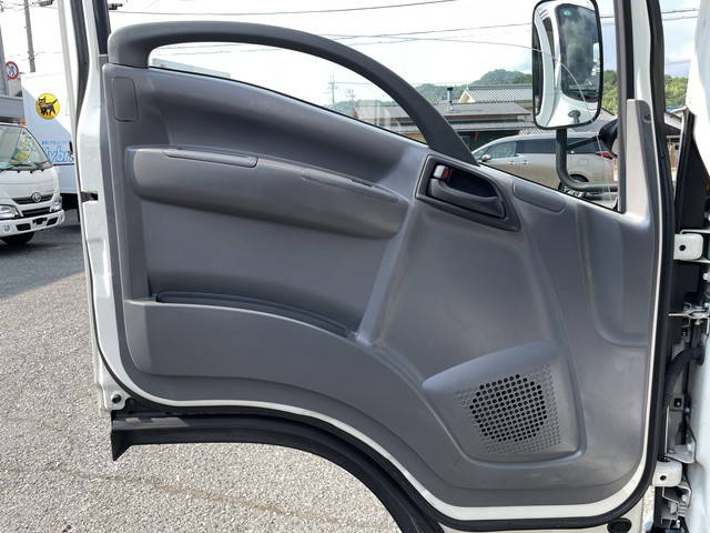 いすゞエルフ冷凍車（冷蔵車）小型（2t・3t）[写真28]