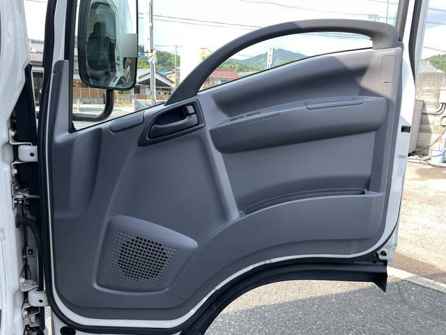 いすゞエルフ冷凍車（冷蔵車）小型（2t・3t）[写真29]