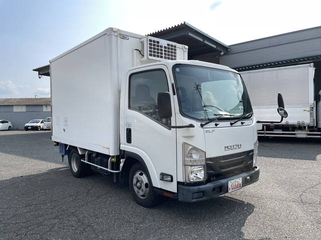 いすゞエルフ冷凍車（冷蔵車）小型（2t・3t）[写真03]