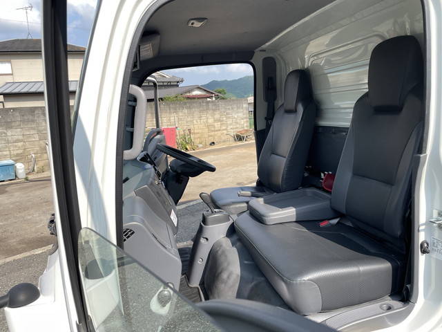 いすゞエルフ冷凍車（冷蔵車）小型（2t・3t）[写真30]