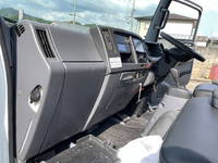 いすゞエルフ冷凍車（冷蔵車）小型（2t・3t）[写真33]