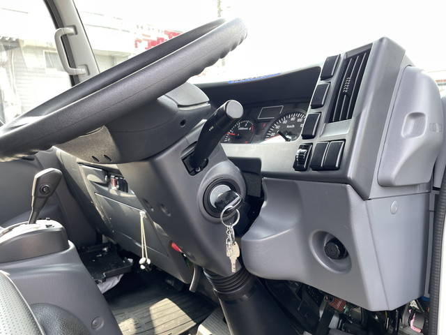 いすゞエルフ冷凍車（冷蔵車）小型（2t・3t）[写真33]