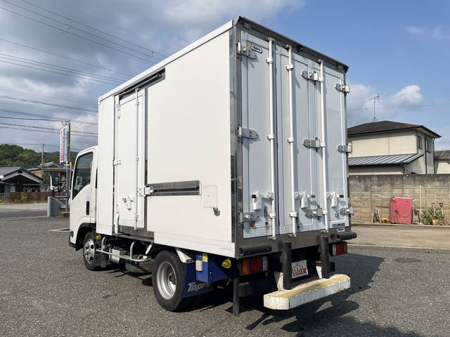 いすゞエルフ冷凍車（冷蔵車）小型（2t・3t）[写真04]