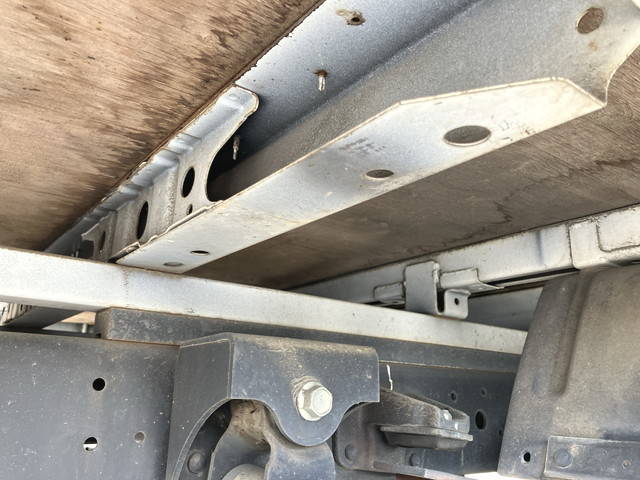 日野デュトロ平ボディ小型（2t・3t）[写真18]