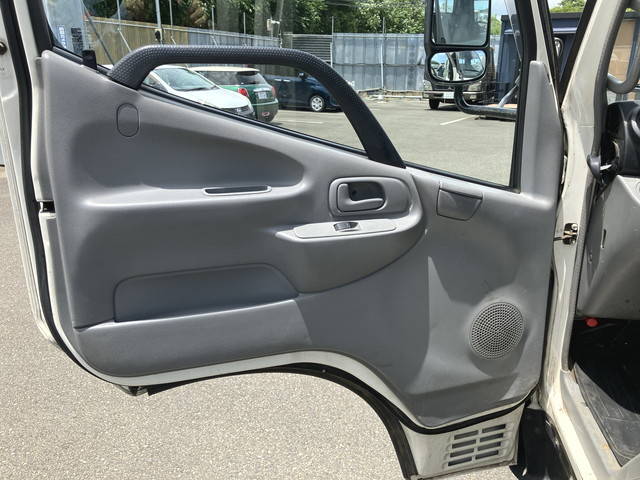 日野デュトロ平ボディ小型（2t・3t）[写真28]