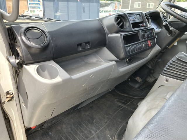 日野デュトロ平ボディ小型（2t・3t）[写真30]