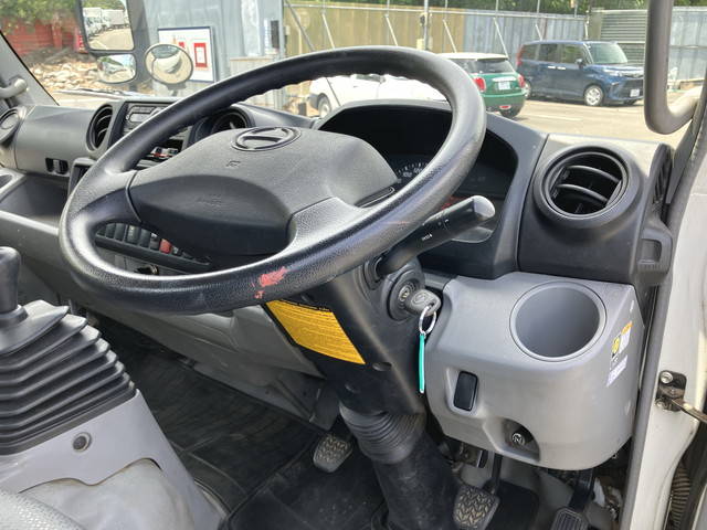 日野デュトロ平ボディ小型（2t・3t）[写真33]