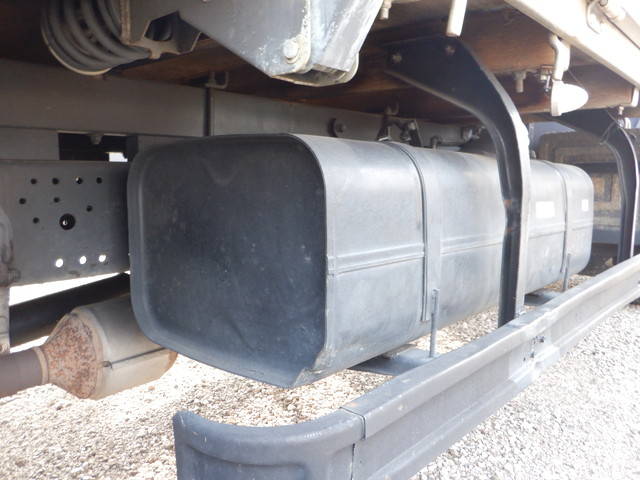 三菱ふそうキャンタークレーン3段小型（2t・3t）[写真11]