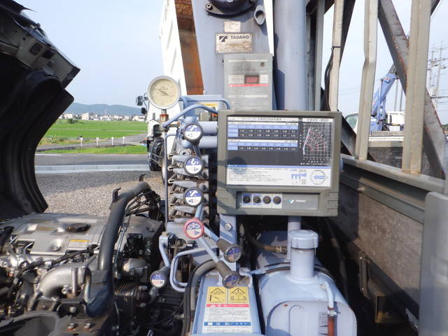 三菱ふそうキャンタークレーン3段小型（2t・3t）[写真18]