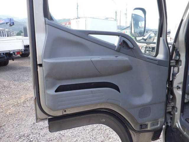 三菱ふそうキャンタークレーン3段小型（2t・3t）[写真27]