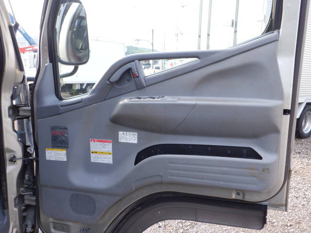 三菱ふそうキャンタークレーン3段小型（2t・3t）[写真29]