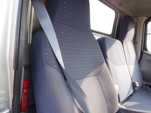 三菱ふそうキャンタークレーン3段小型（2t・3t）[写真32]