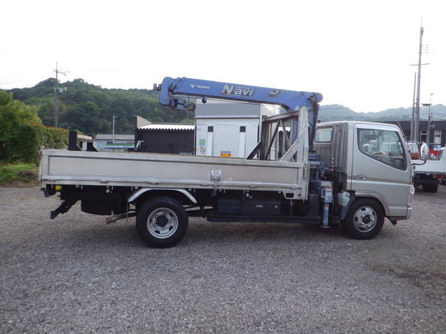 三菱ふそうキャンタークレーン3段小型（2t・3t）[写真08]