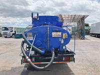 いすゞエルフ汚泥吸引車小型（2t・3t）[写真10]